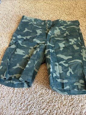 Men’s Flat Front Camo Shorts - Green Camo